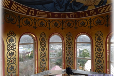 Орнаменты в барабане храма